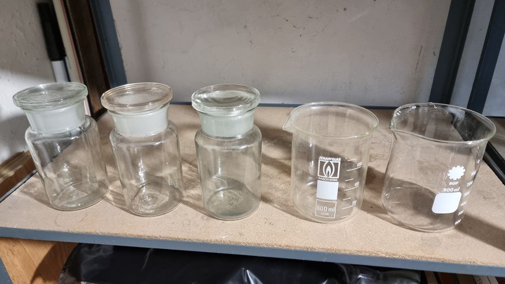 Стъклени мерителни чаши