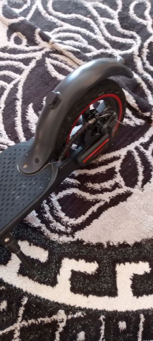 Vând trotineta electrica