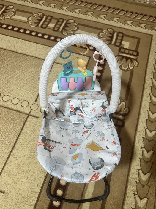 Продаю манеж и шезлонг для младенца