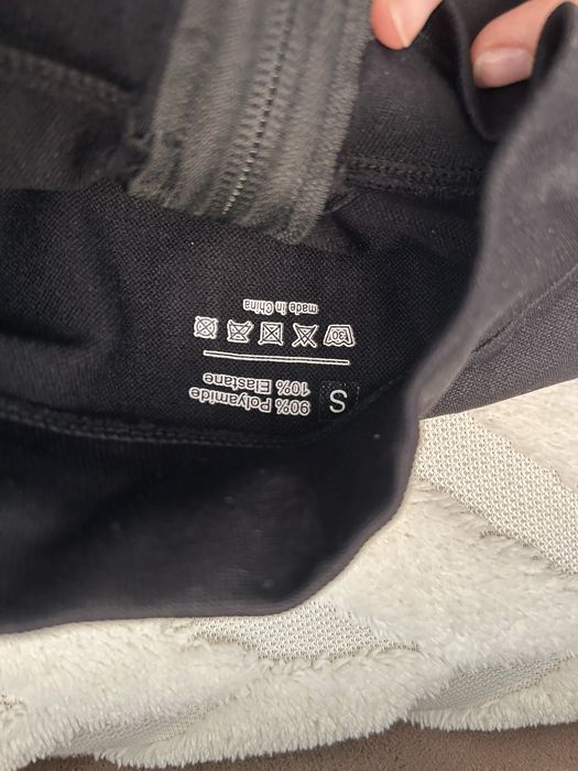 Дълъг гащеризон с преден цип. Push-up ефект на дупето. Размер S-M.