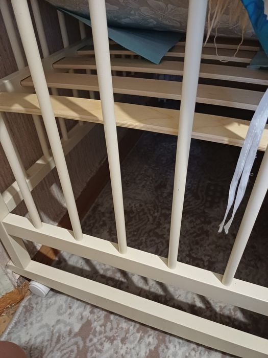 Продам детскую кроватку 130×70