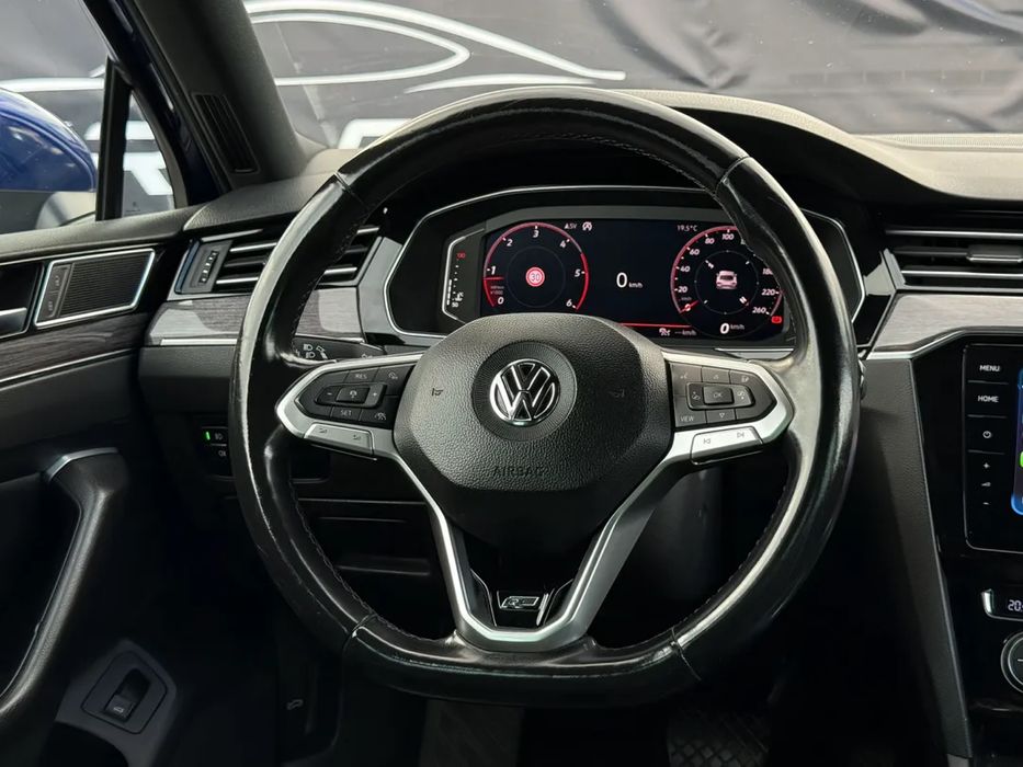 Volkswagen Passat 2.0 TDI /DSG/ R line/Executive