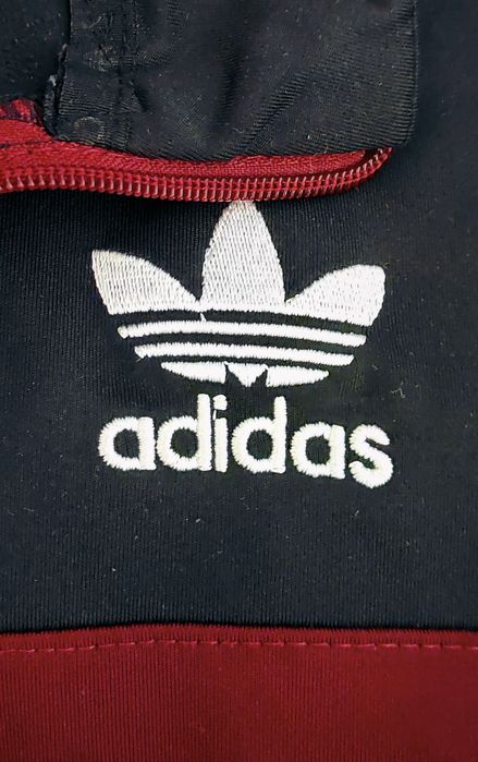 Bluză unieex Adidas.