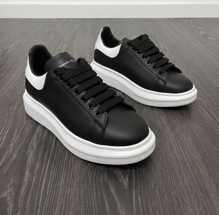 Adidasi Alexander Mcqueen Negru Alb