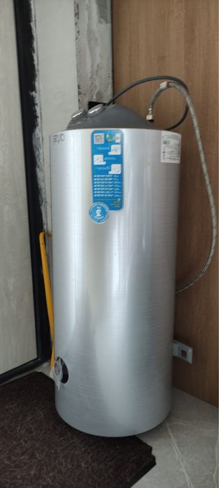 Продаю водонагреватель Artel