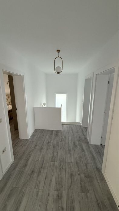 Casa de inchiriat/ de vanzare zona laniste