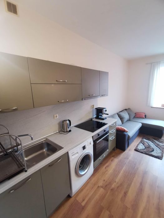 Дава се под наем Двустаен апартамент в Бургас, Център - 60 кв.м за 408 € - Снимка #1