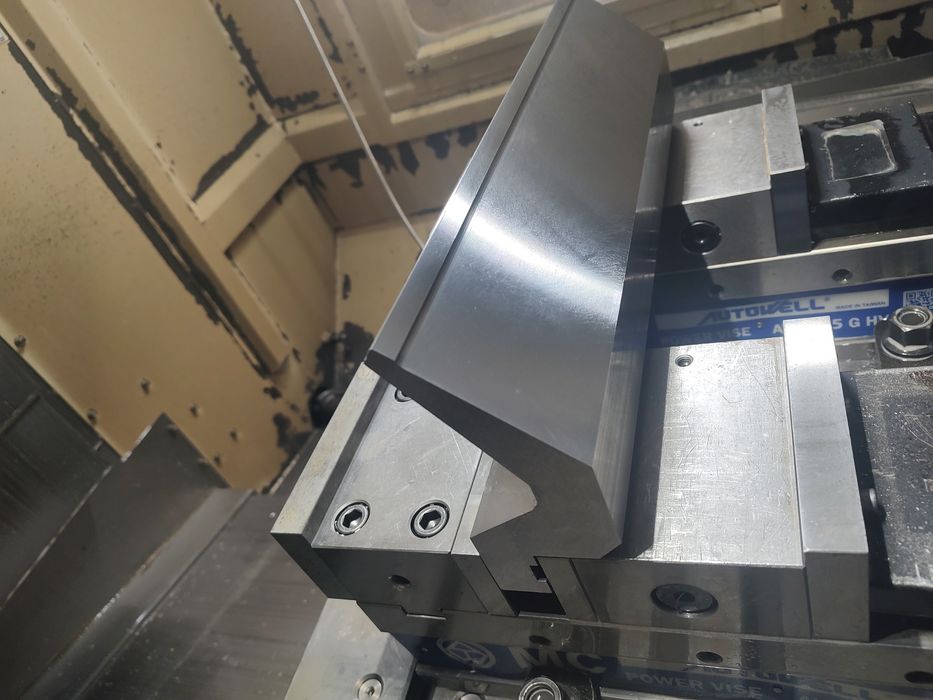 Cutit abkant la tema