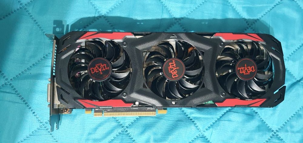 Rx 570 4GB RED DEVIL varianta în 3 fan-uri