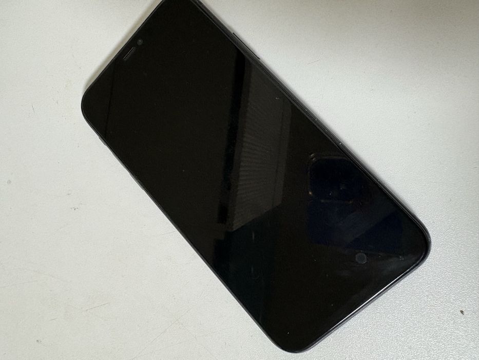 Айфон 11 64 гб .