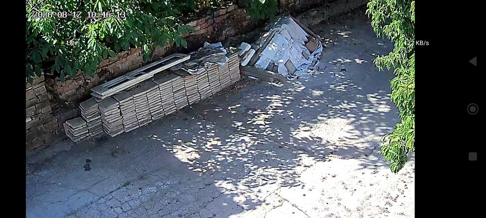 Продавам бетонни тротоарни плочи