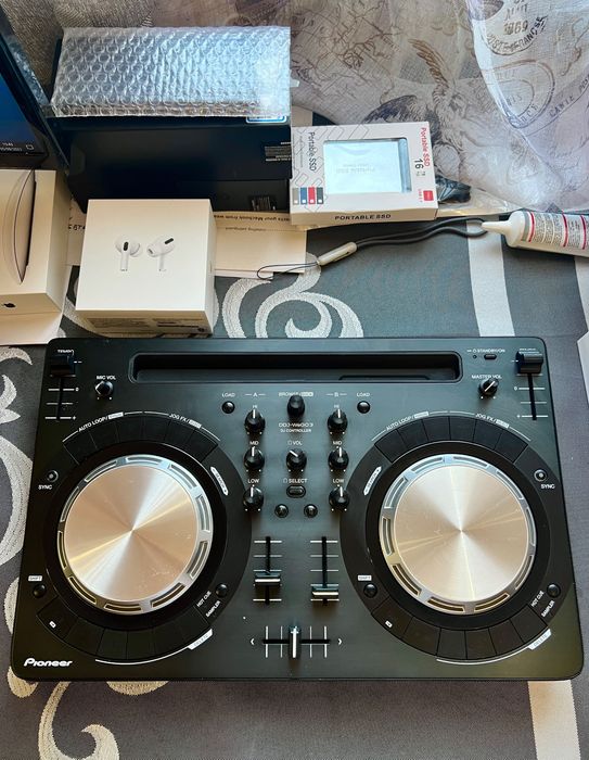 Consola/Controller  Dj Pioneer  DDJ WEGO 3  / Impecabila + Căști Bonus