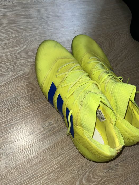 Бутонки адидас първа класа