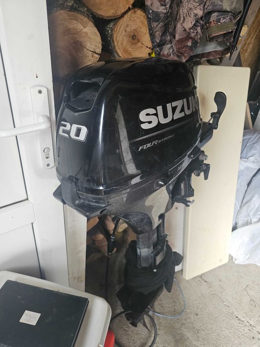 Vand Barca RIVER 510 cu motor Suzuki 20 cp + accesorii