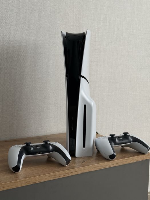 В продаже пс5 слим ps5 с играми