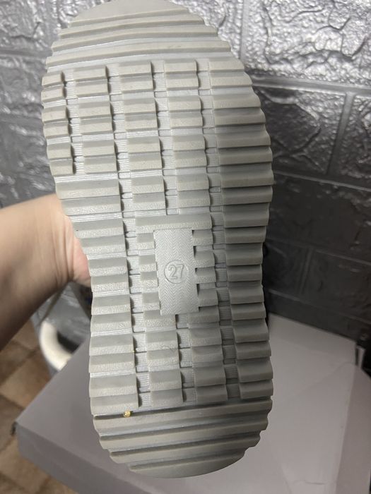 Продам детскую обувь