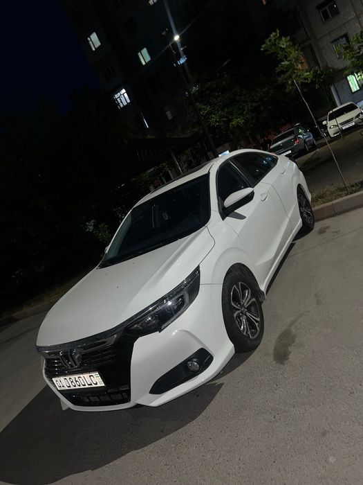 Продается машина Honda Crider