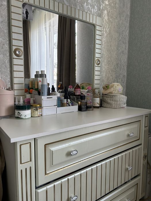 Спальный гарнитур