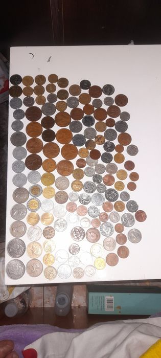 Vând monezi vechi iar cea mai veche moneda este din 1878
