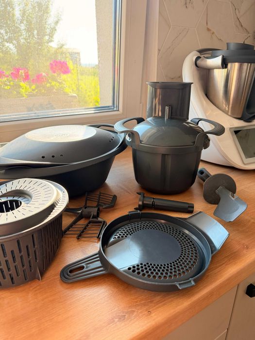 Thermomix TM6 + Thermomix Cutter pentru TM6/TM5 | Complet Echipat | Stare Foarte Bună