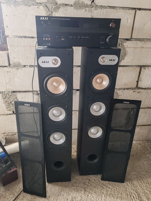 Sistem audio Akai