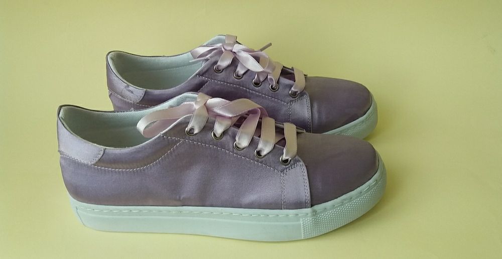 Спортни сатенени обувки