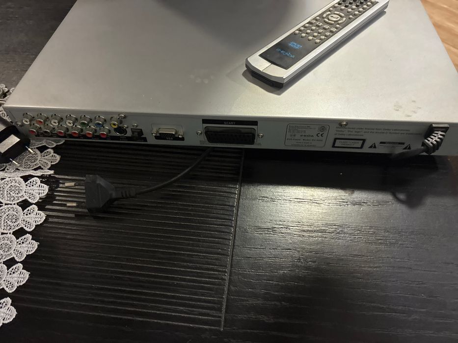 DVD Player E-Boda DV-555X cu telecomandă originală – Funcțional