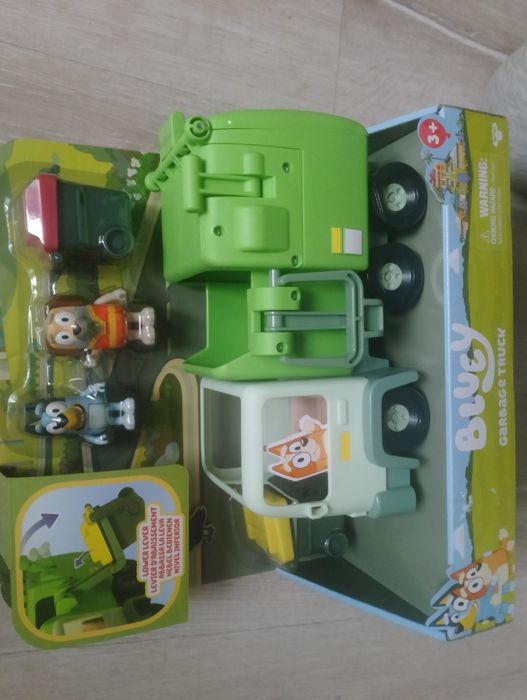 Продавам камионче за боклук