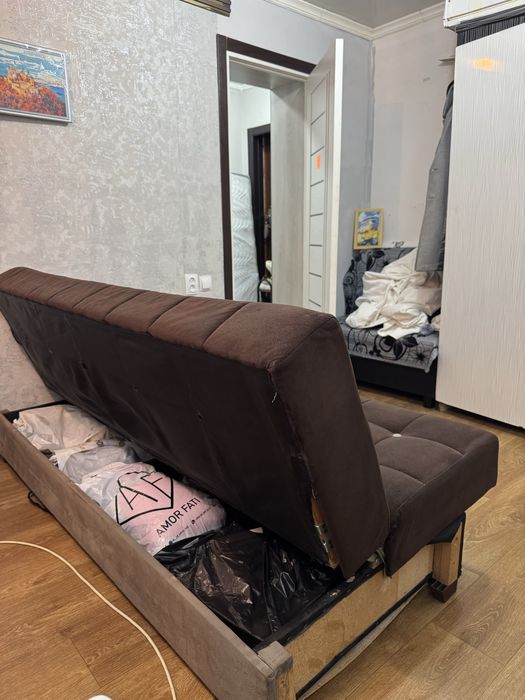 Продается диван очень срочно