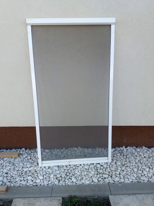 Vând sită tantari tip rulou pentru geam