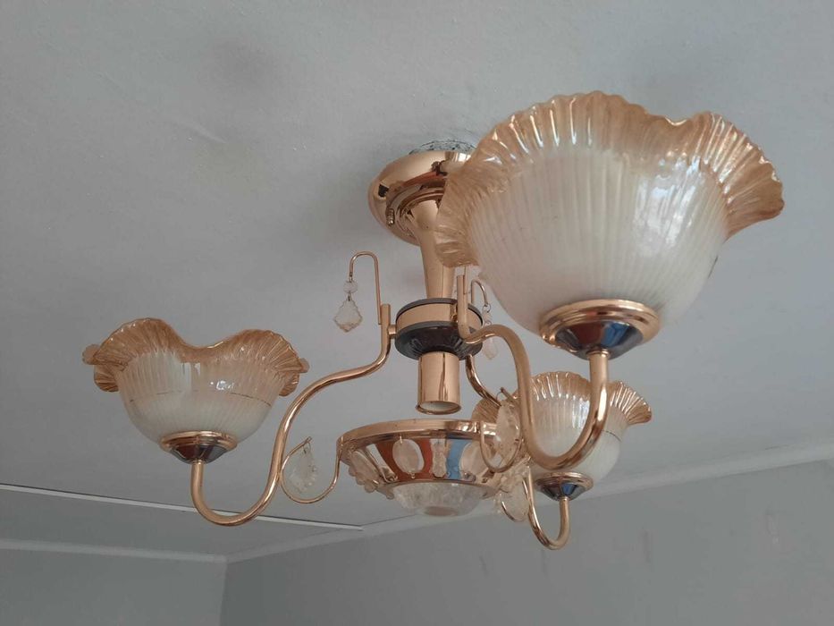 Люстру продам,  3 лампы