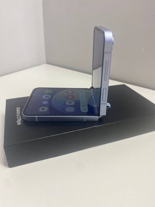 Samsung Galaxy Z Flip6 КН25172