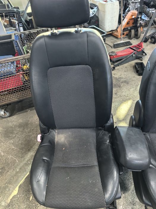 Салон/Седалки за Chevrolet Captiva