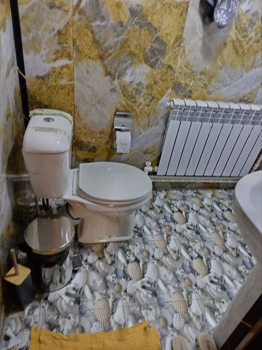 Navoiy shahridan hovli uy sotiladi