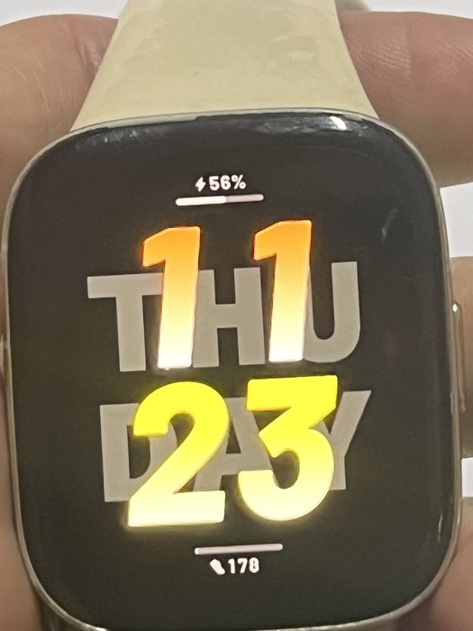 Huawei match 3 смарт часовник със зарьдно