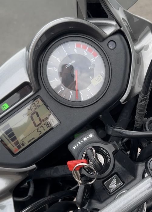 Honda Transalp XL700 V