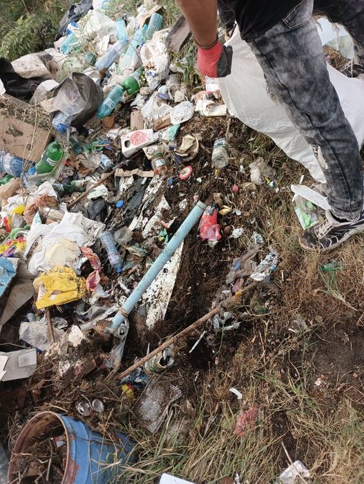 Почистване на мази тавански помещтения