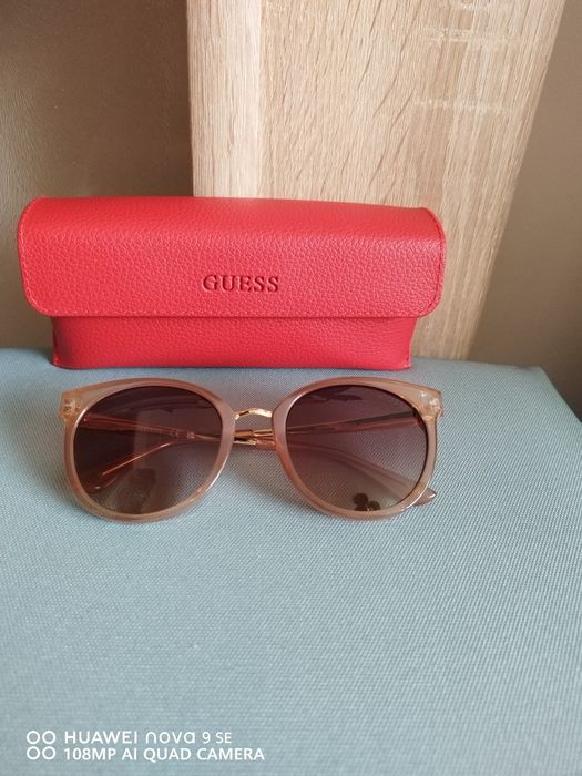 Слънчеви очила Guess