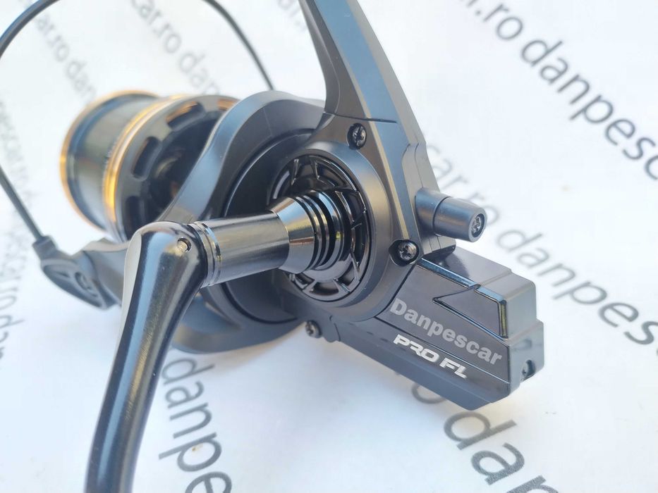 Mulinetă Feeder Crap PRO FL Strategist Distance 8000 tambur Long Cast