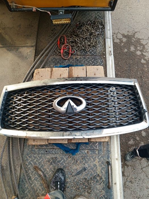 Решётка радиатора Инфинити QX35