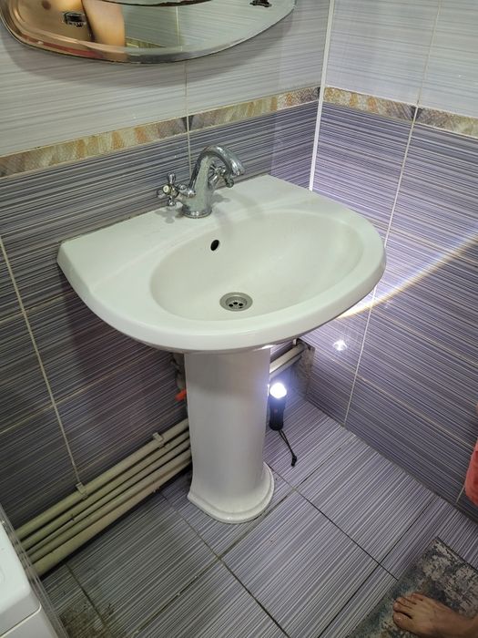 Раковина со смесителем