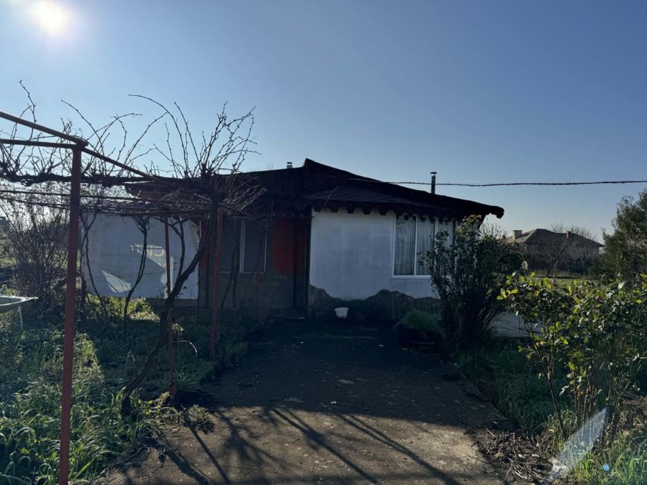 Продавам/Разменям Къща в село Роза