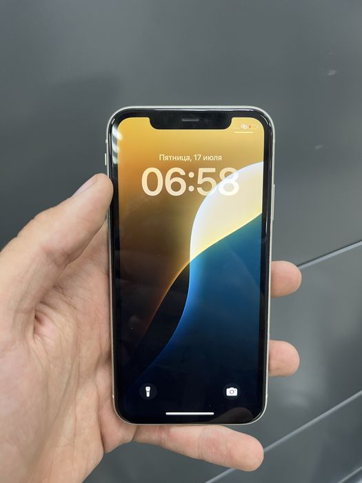 Iphone 11 white 64GD