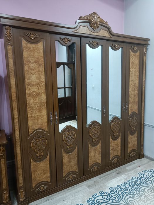 Спальный гарнитур