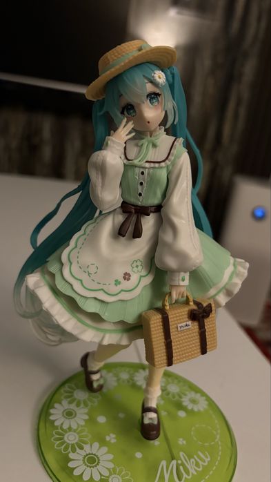 Hatsune Miku figure