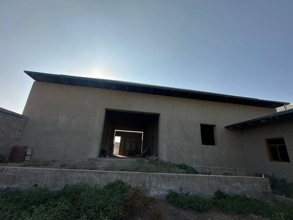 Курулиши битмаган ховли сотилади 8 суток