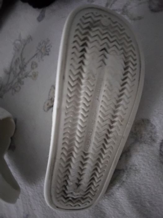 Șlapi de baie foarte comozi