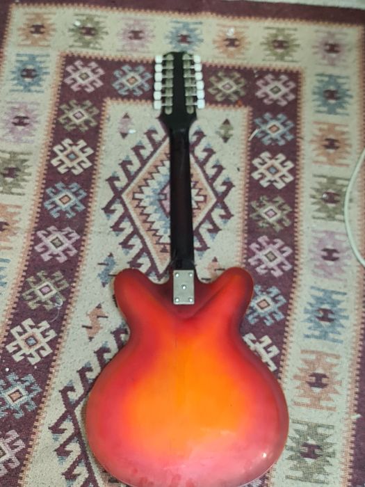 Продам советскую 12ти струную электрогитару