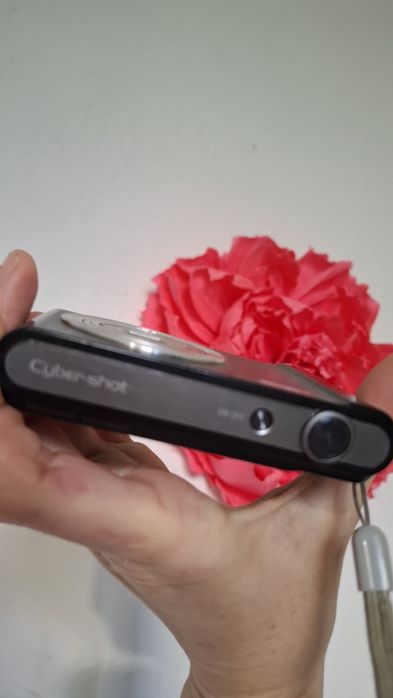 Компактен дигитален фотоапарат SONY Cybershot W800