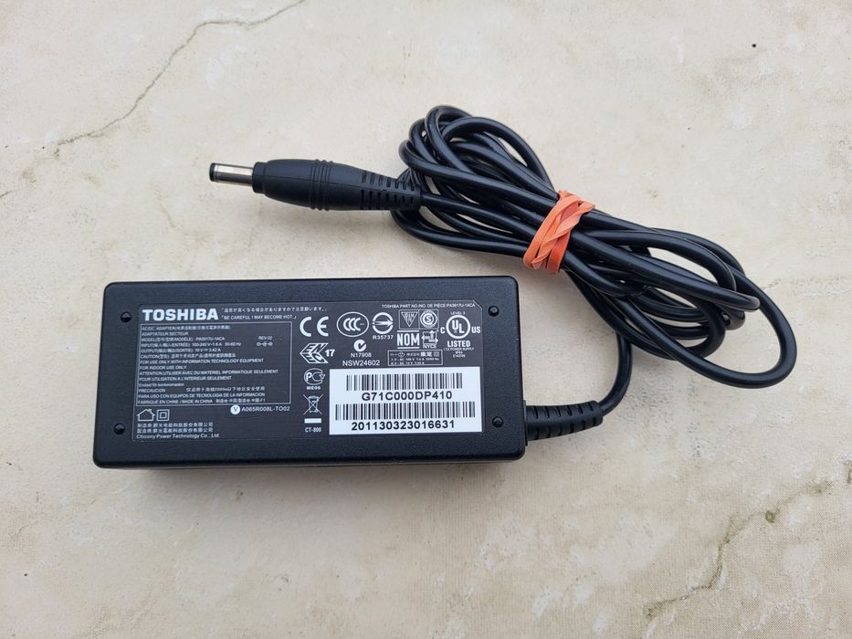 Incarcator laptop Toshiba 19V 3,42 65W mufa 5,5x2,5mm